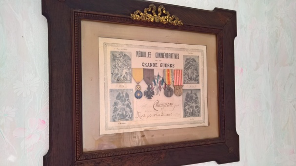 De gauche à droite : Médaille militaire, Croix de Guerre, Médaille interalliée 1914-1918 et Médaille commémorative de la guerre 1914-1918 (Merci Brigitte pour la photo !)